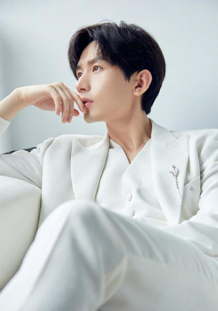 娱乐圈吃瓜爆料成毅杨紫,甜蜜互动引热议